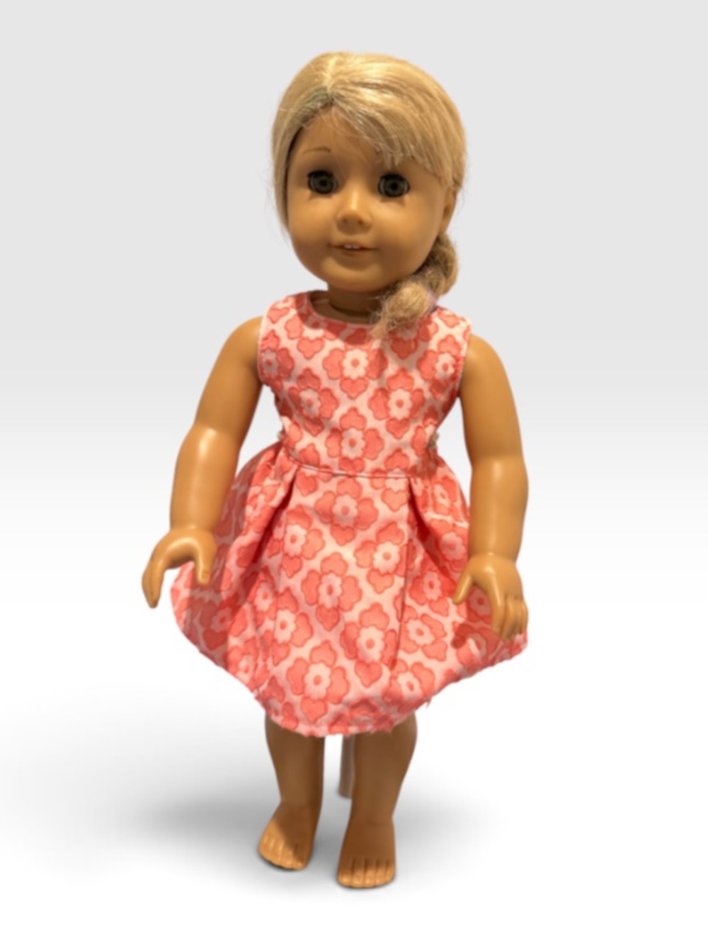 Beautiful AmericanGirl Lanie Holland doll2010 girl of the year blonde green eyes